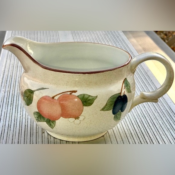 Vintage Discontinued MIKASA Country Classics Dc014 FRUIT PANORAMA Gravy Boat - Picture 3 of 10